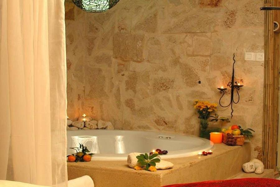 ביקתפוז וקלמנטינה- מתחם בקתות וסוויטות עם ג'קוזי פרטי ובריכה משותפת Hotel Liman Luaran gambar